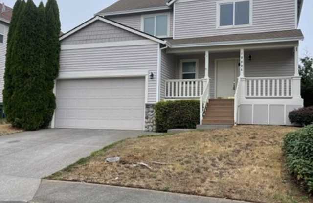 Two Level Cascadia Village Home with Fenced Backyard A Pet Is Wecome! - 19094 Wellesley Avenue, Sandy, OR 97055