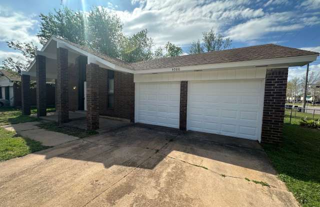 3 bed, 1 1/2 bath, 2 car garage Gallery 4