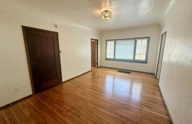 1844 E 5th St. #3 Gallery 4