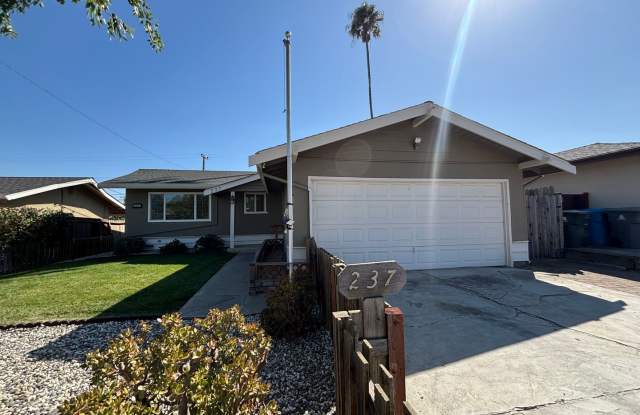 Charming 3BR/1BA in Vacaville – Beautifully Maintained with Lush Yards & Bonus Shed! Gallery 3