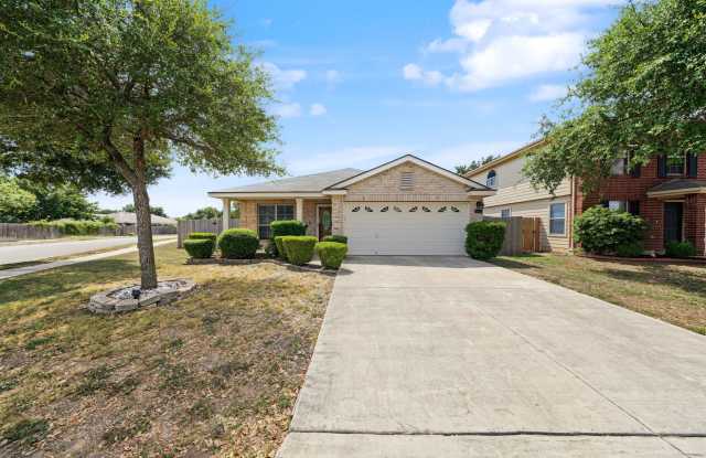 Charming 3-Bedroom Home with Flex Space - Realtor Commission: $500 Gallery 3