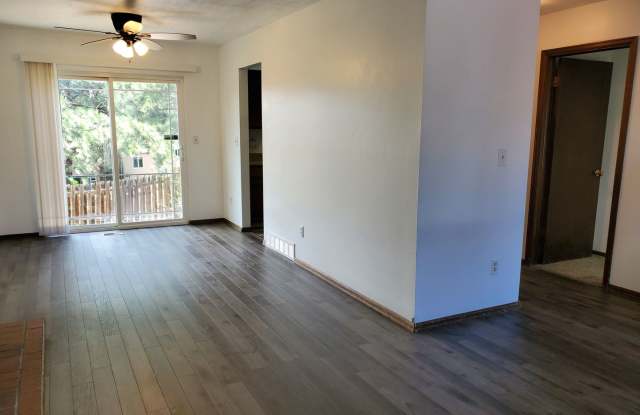 Townhome with 4 bedrooms, 2.5 bath Gallery 3