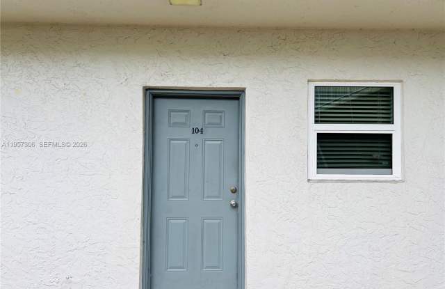 2040 NW 89th Ave photos photos