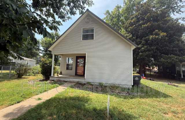 212 West Pecan Street Gallery 3