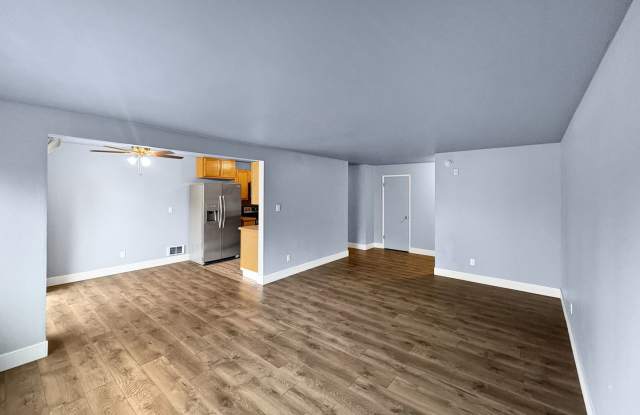 Beautiful and Bright View Ridge Condo Gallery 4