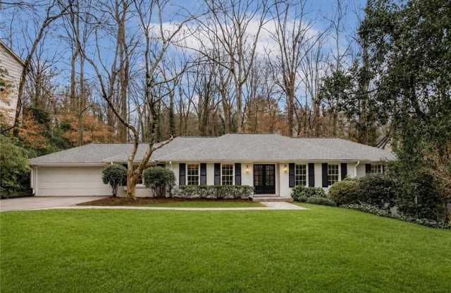 4601 Club Circle NE Gallery 2
