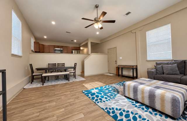 9011 Forshey Street - A Gallery 1