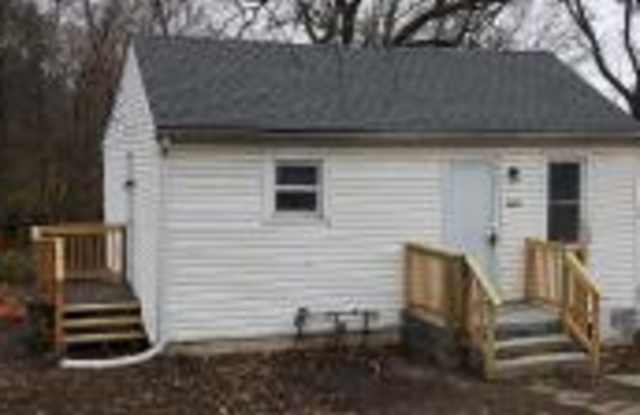 2222 South Arlington Avenue - 2222 South Arlington Avenue, Independence, MO 64052