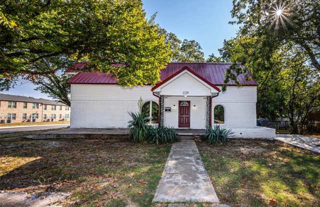Beautifully updated 4 bed / 2 bath home photos photos Beautifully updated 4 bed / 2 bath home photos photos