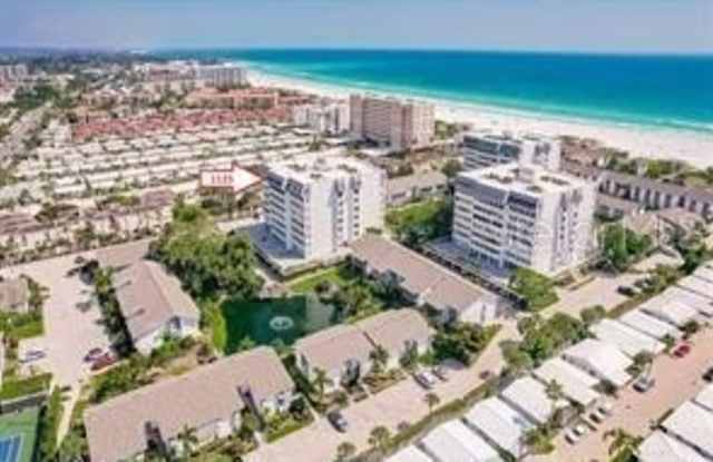 6052 W PEPPERTREE WAY - 6052 West Peppertree Way, Siesta Key, FL 34242