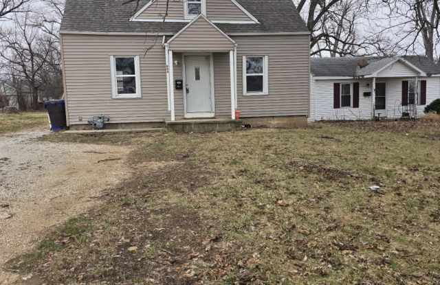 804 East Paris Avenue - 804 East Paris Avenue, Peoria Heights, IL 61616