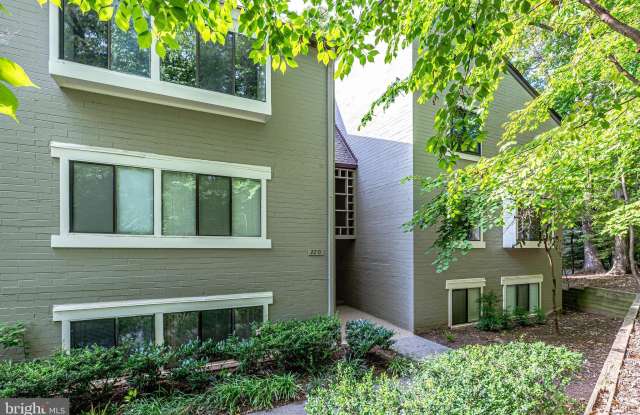 2210 SPRINGWOOD Drive photos photos 2210 SPRINGWOOD Drive photos photos