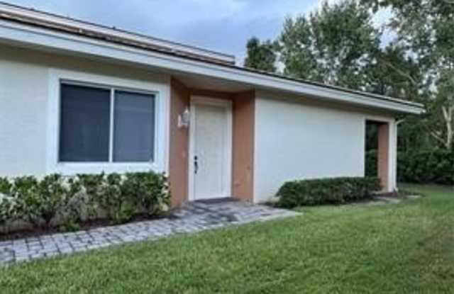 2543 Stockbridge Square SW Gallery 2
