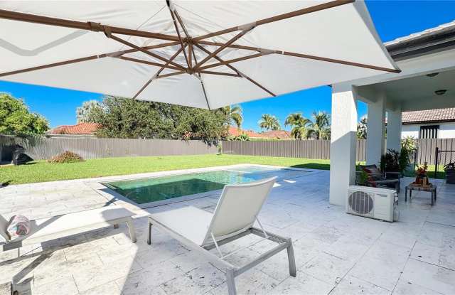 17320 Southwest 92nd Court Gallery 3