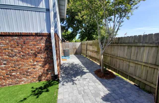 220 Indian Oaks Drive Gallery 4