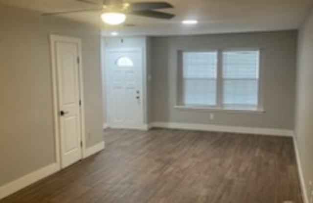 4305 Holly Ridge Drive Gallery 3
