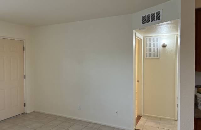 1349 E Sahuaro Dr Apt 2 Gallery 4