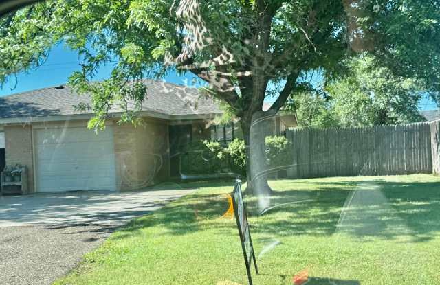 302 4TH A Avenue - 302 4th Street, Canyon, TX 79015 302 4TH A Avenue - 302 4th Street, Canyon, TX 79015