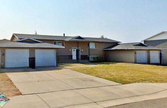 2050 Clubhouse Way photos photos