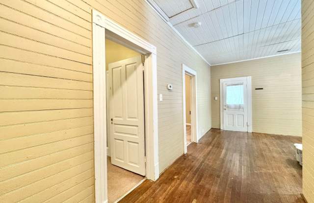 2 Bedroom in College Hill Convenient to UNCG and Downtown Greensboro! Gallery 4