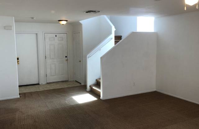22808 W CANTILEVER Street Gallery 3