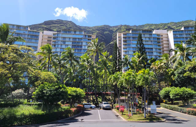 Tranquil 1 Bedroom Apartment Located in the Makaha Valley Towers Complex. Gallery 1
