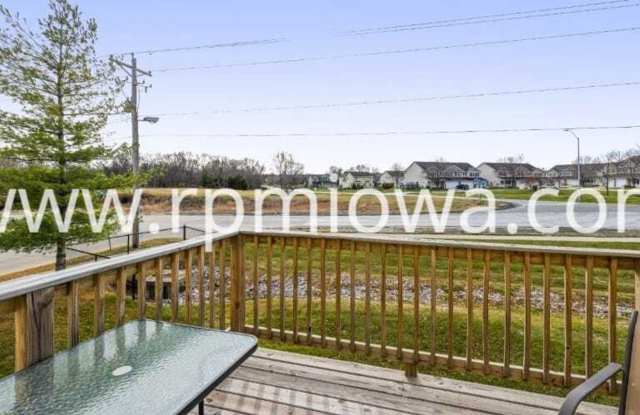 GREAT SOUTH ANKENY LOCATION!! 2 Bedroom, 2 Bath Townhome in Ankney - 3204 Southwest Sharmin Lane, Ankeny, IA 50023