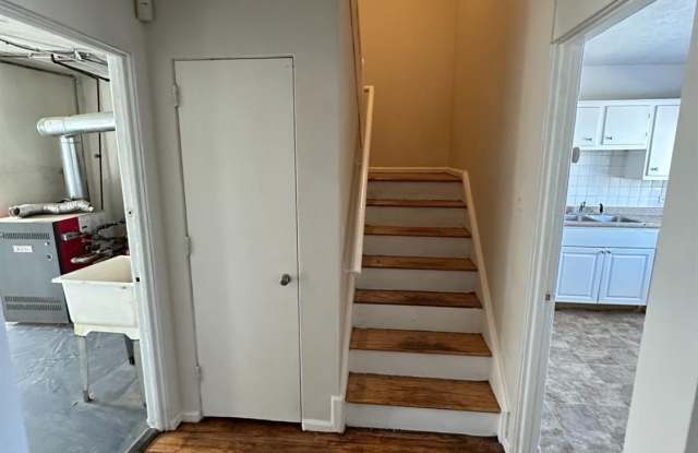 17 Chalmers Court - 17 Chalmers Court, Greenhills, OH 45218