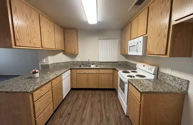 3500 Shawnee Drive - A Gallery 3