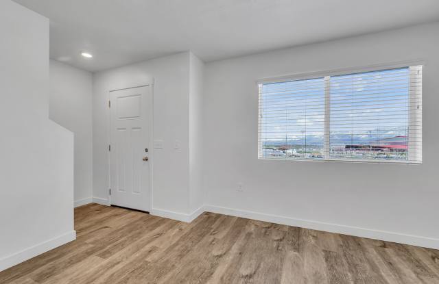 Herriman 3 Bedroom Townhouse Ready to be Called Home! photos photos