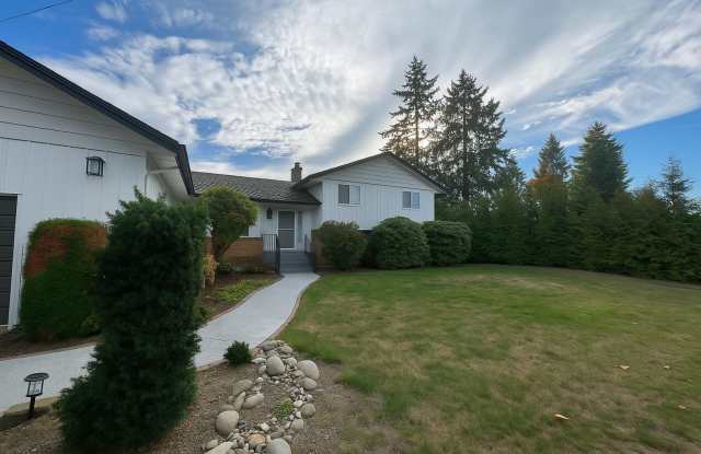 Large Home in peaceful setting photos photos