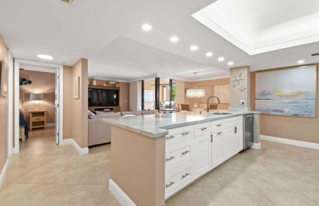 750 Egret 6109 Circle Gallery 4