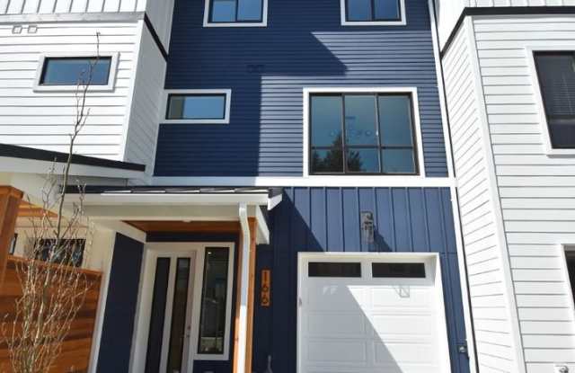 3Bd/2.5Bd Monroe Townhome photos photos
