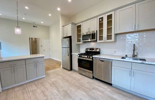RENOVATED 2BD/1.5BA. Dishwasher! LAUNDRY IN-UNIT! PARKING AVAILABLE! photos photos