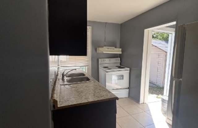 444 Duray Street - NEW Gallery 2