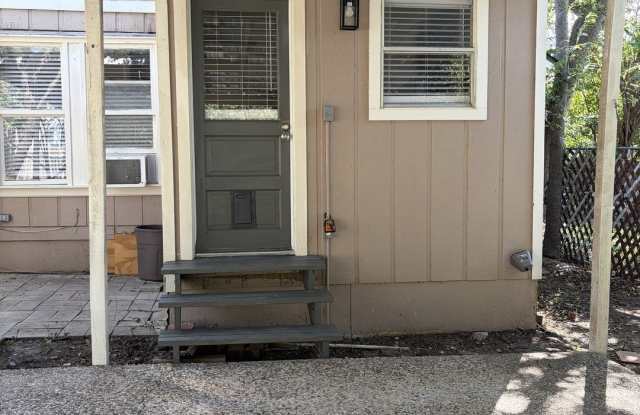 209 Melrose Pl Gallery 2
