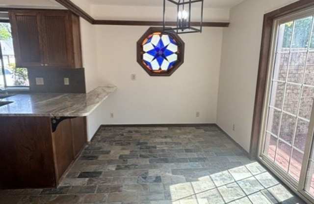Must see house on the West side of Norman Gallery 3
