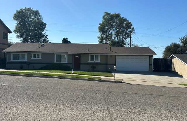 Charming Orcutt 3 Bd. 2Ba Home w/ Formal Dinning Room Gallery 3