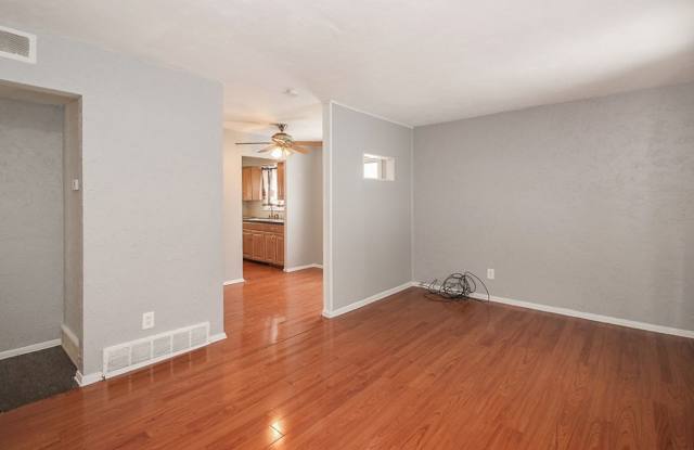 Four bedroom/1 Bath Single Family House! Gallery 1