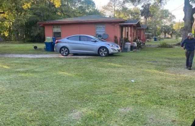 5754 MONCRIEF Road photos photos