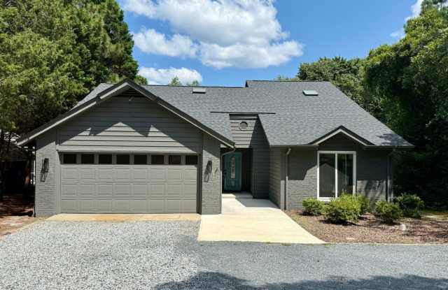 Lakefront oasis in West End, NC photos photos