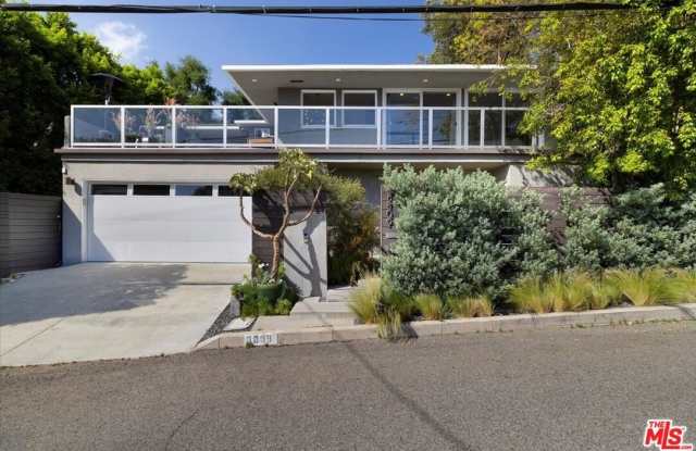 8809 Appian Way photos photos