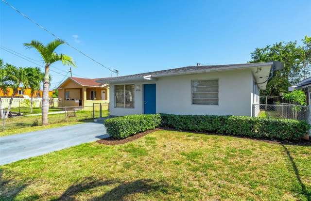 6732 SW 15th St photos photos