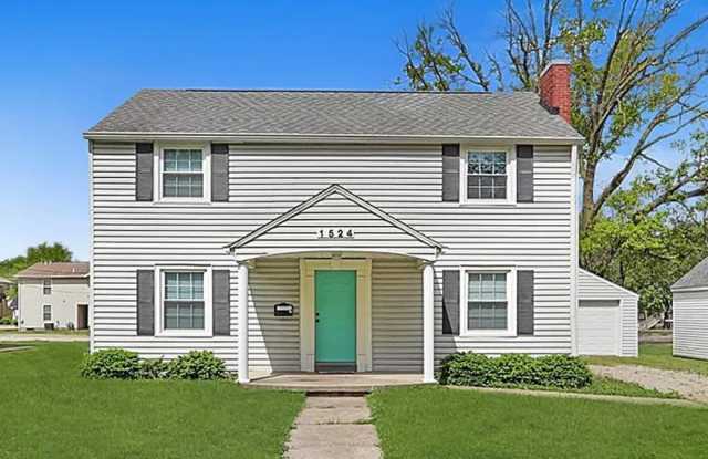 1524 2nd Street - 1524 2nd Street, Charleston, IL 61920