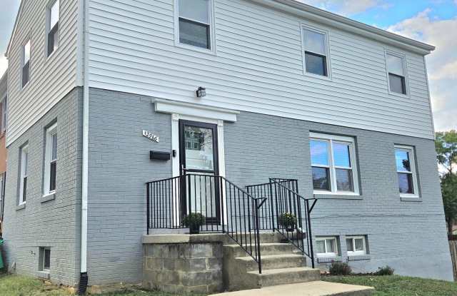 12966 CLAXTON Drive Gallery 1