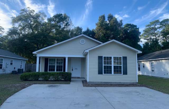 3 Bedroom 2 Bath House on Victory Gardens Available Now photos photos 3 Bedroom 2 Bath House on Victory Gardens Available Now photos photos