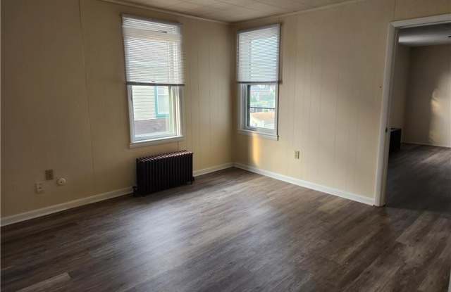 1843 Washington Avenue Gallery 3