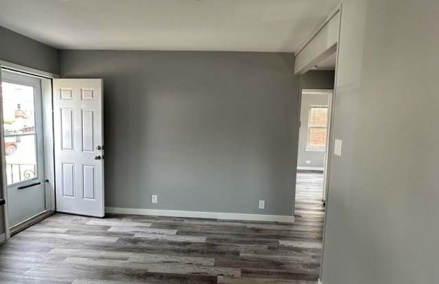 18108 Oakwood Avenue Gallery 2