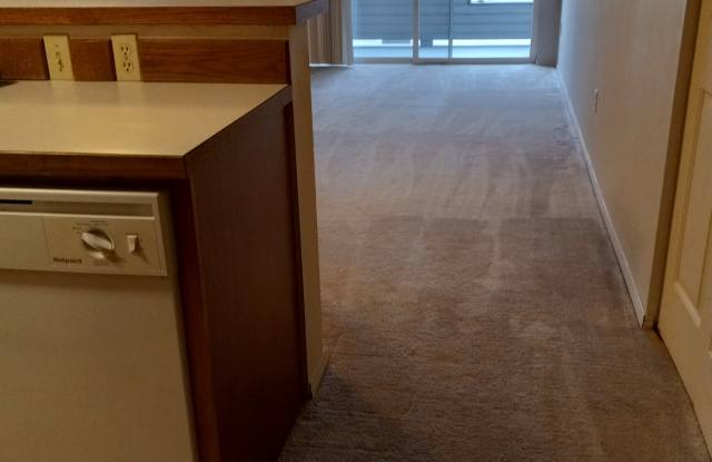 7100 Greenwood Avenue North - 7100 Greenwood Avenue North, Seattle, WA 98103