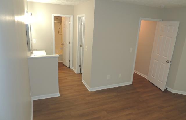 1006 Wood Creek Drive #8 - 1 Gallery 3